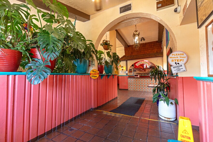 More Photos Of 216 Washington St, Auburn General Retail For Sale