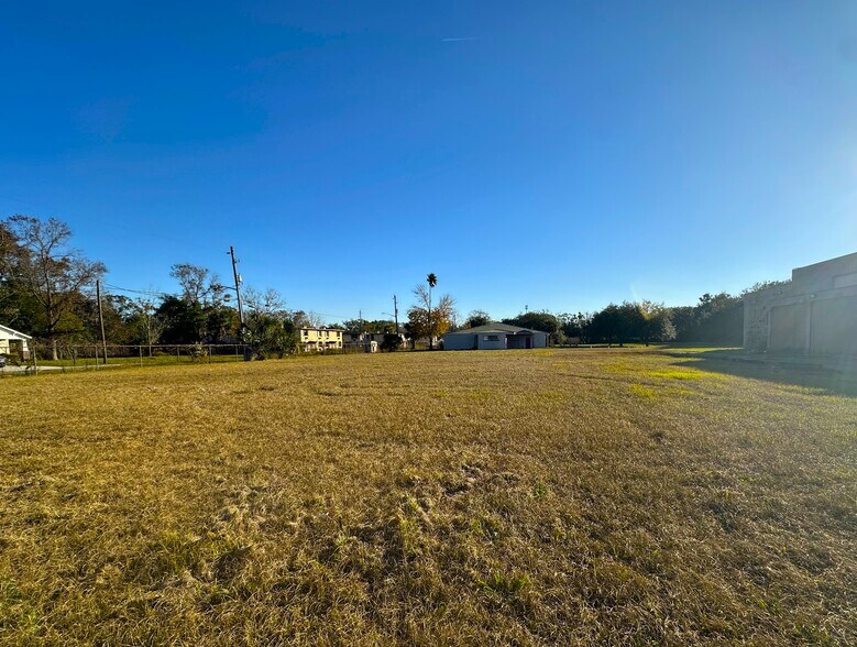 More Photos Of 2335 N Davis St, Jacksonville Religious Facility For Sale