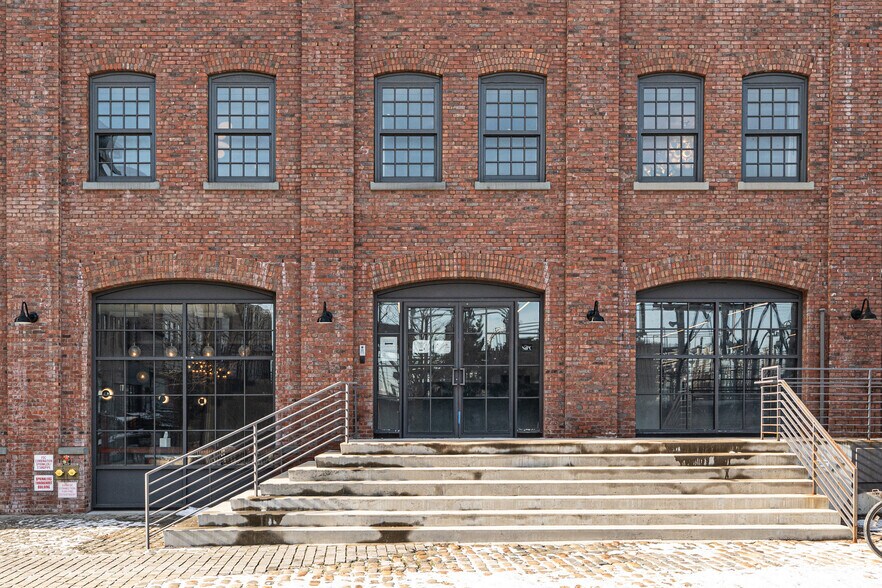 More Photos Of 10 Jay St, Brooklyn Office For Lease
