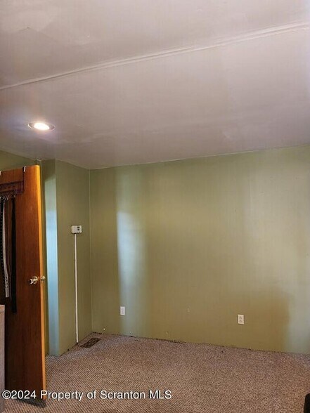 More Photos Of 823 SR 307, Lake Winola Freestanding For Sale