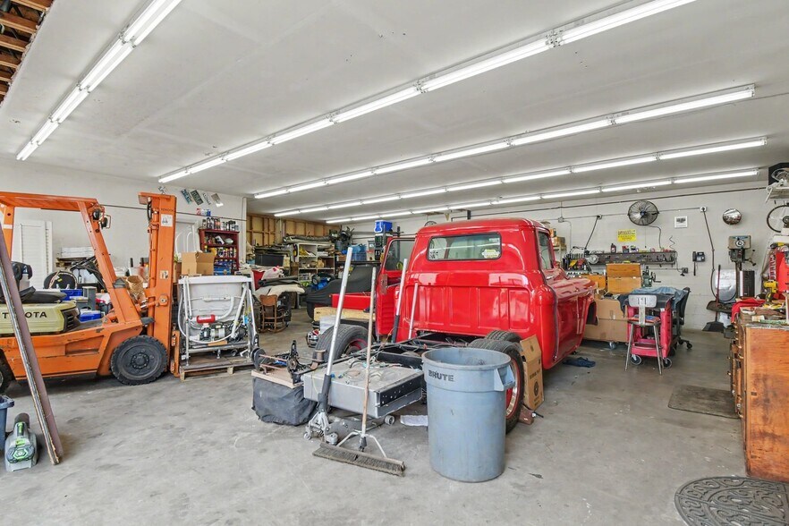 More Photos Of 1235-1239 Cushman Ave, San Diego Service For Sale