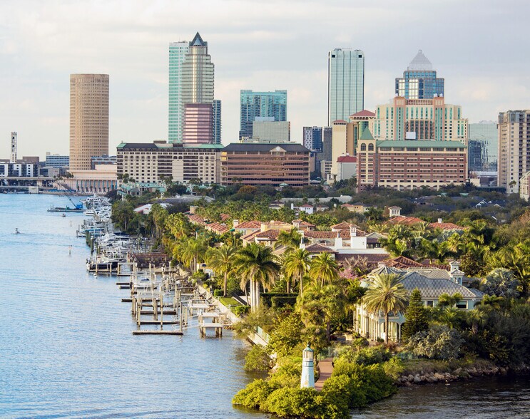 More Photos Of 2907 W Bay to Bay Blvd, Tampa Unknown For Lease