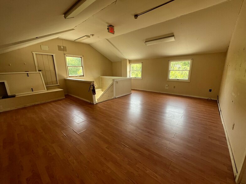 More Photos Of 6920 Post Rd, North Kingstown Office Residential For Lease