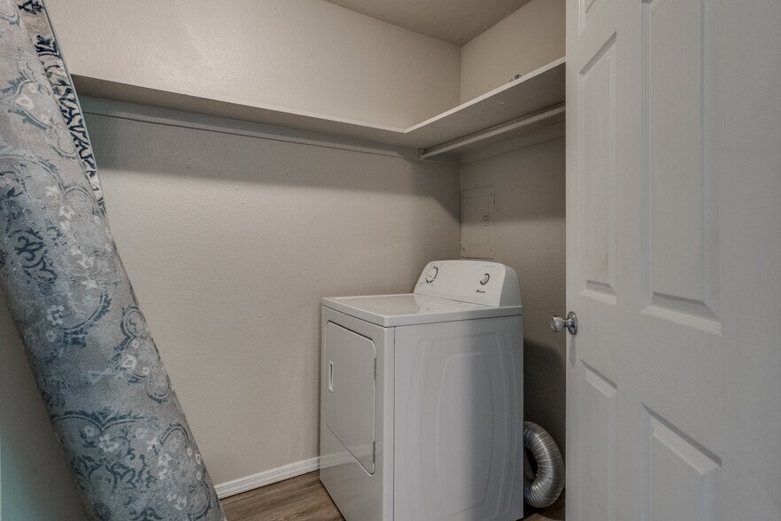 More Photos Of NW 10th St & N Classen Blvd, Oklahoma City Apartments For Sale