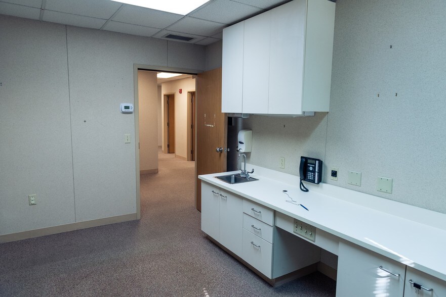 More Photos Of 60 East St, Methuen Medical For Lease