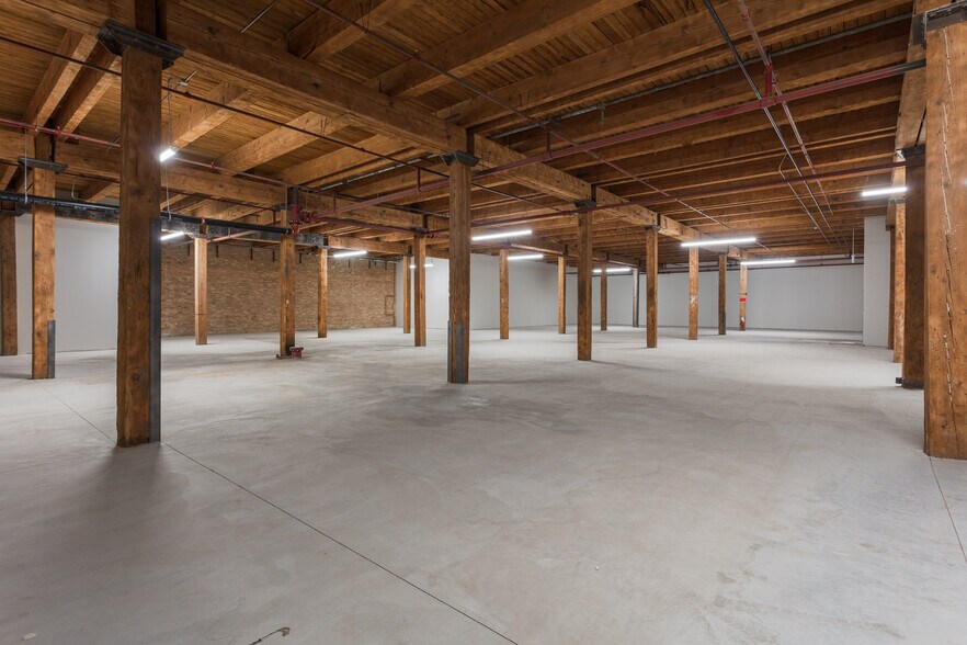 More Photos Of 2100 S Morgan St, Chicago Office For Lease