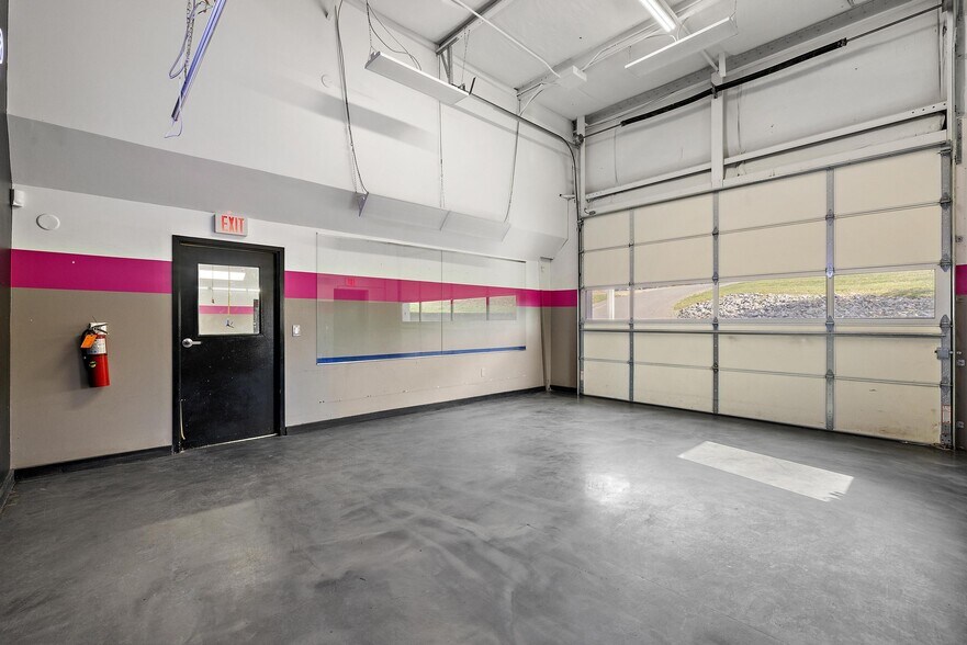 More Photos Of 270 Us Highway 321 NW, Hickory Auto Repair For Sale