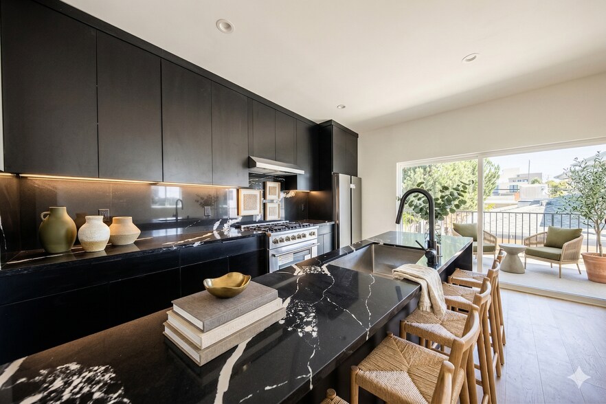 More Photos Of 1954-1958 Purdue Ave, Los Angeles Apartments For Sale