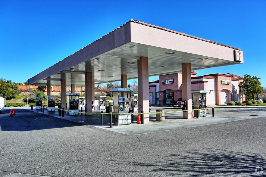 More Photos Of 40210-40250 Murrieta Hot Springs Rd, Murrieta Unknown For Lease