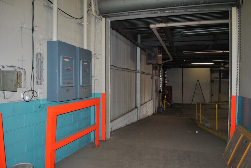 More Photos Of 9007 Detroit Ave, Cleveland Warehouse For Lease