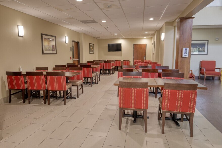 More Photos Of 1055 McNee Rd, Houston Hotel For Sale