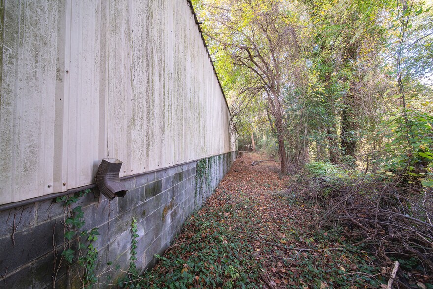 More Photos Of 5251 Buena Vista Rd, Columbus Light Distribution For Sale