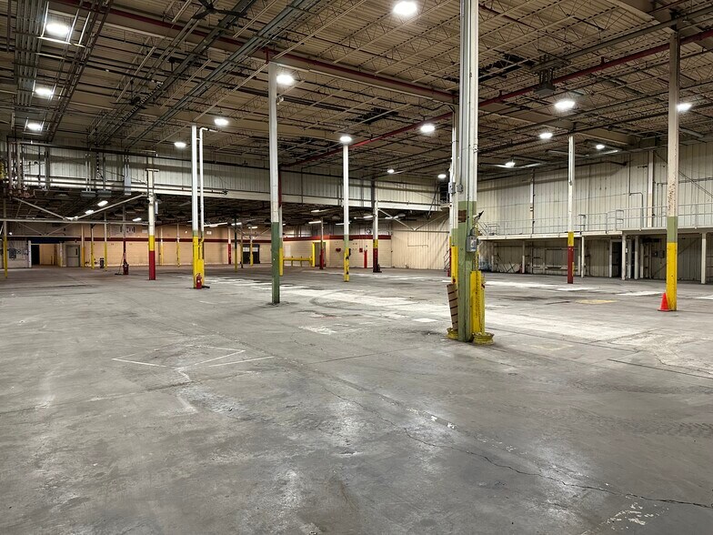 More Photos Of 6 Morrill Pl, Fulton Manufacturing For Sale