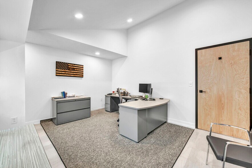 More Photos Of 1929 E Royalton Rd, Broadview Heights Office For Lease