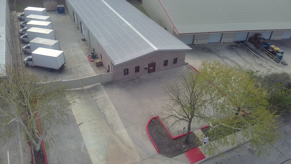 More Photos Of 6214 Krempen Ave, San Antonio Warehouse For Sale