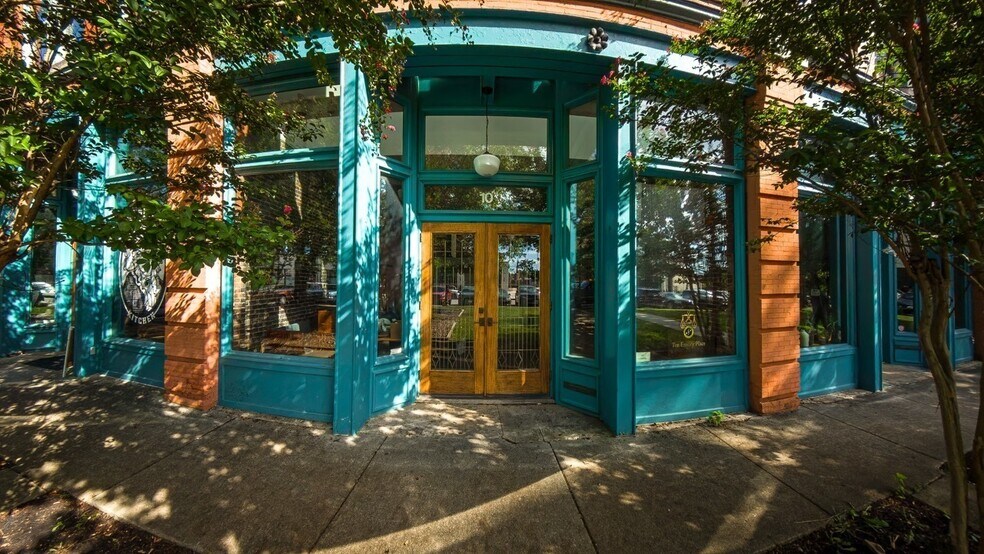 More Photos Of 8-12 Emory, Knoxville Office For Sale