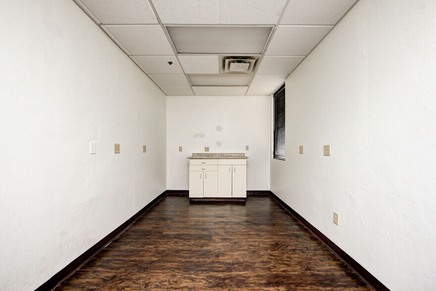 More Photos Of 3727 NW 63rd St, Oklahoma City Medical For Lease