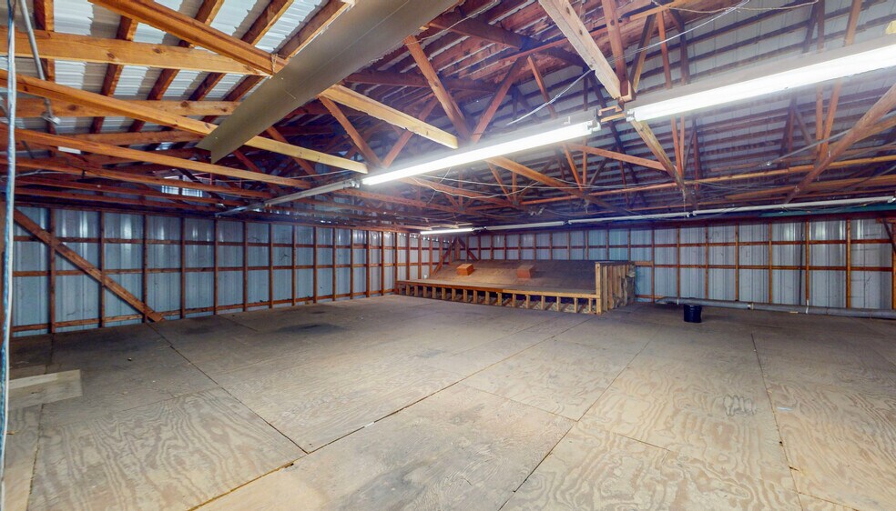 More Photos Of 5534/5546 Waterlevel Hwy, Cleveland Light Distribution For Sale