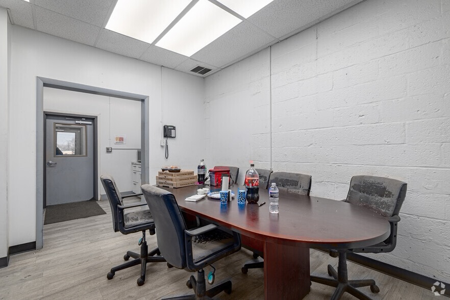 More Photos Of 6401-6403 Erdman Ave, Baltimore Warehouse For Sale