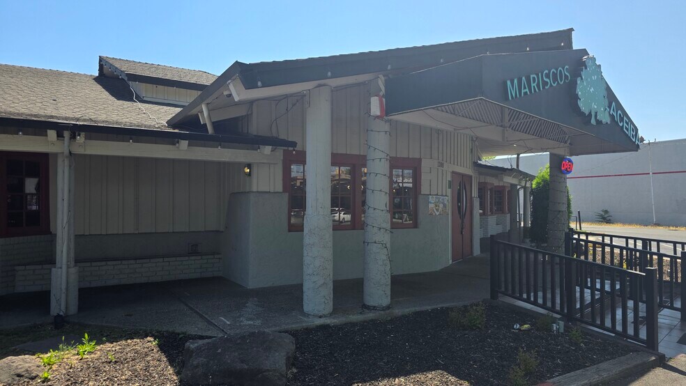 More Photos Of 1300 McHenry Ave, Modesto Restaurant For Sale