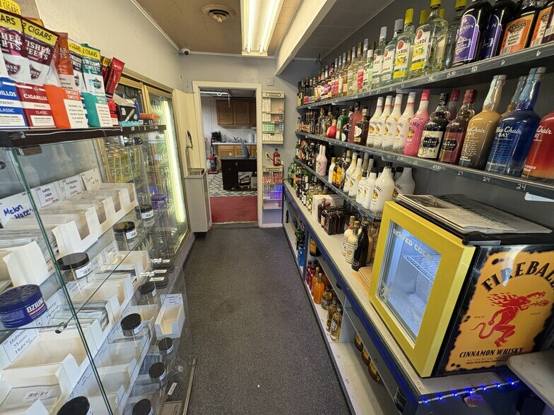 More Photos Of 346 W 2nd St, Winner General Retail For Sale