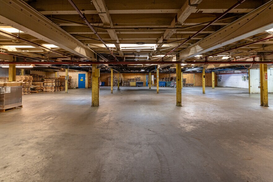 More Photos Of 2201-2235 W 110th St, Cleveland Warehouse For Lease