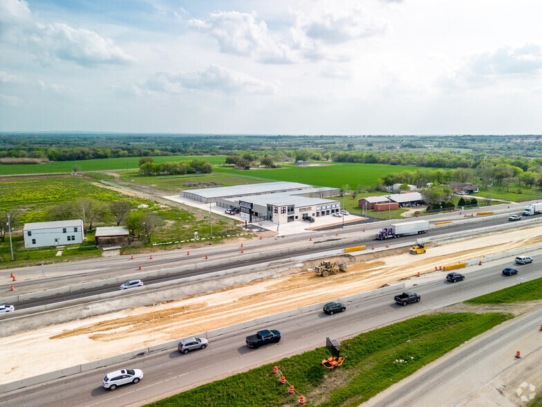 More Photos Of 14322 IH 10 E, Converse Self Storage For Lease