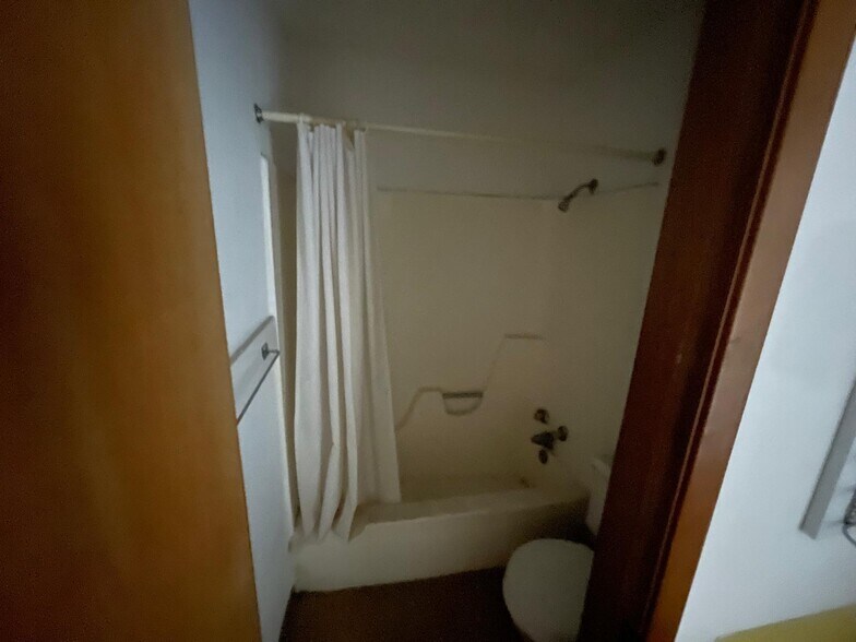 More Photos Of 4602 Avenue H, Rosenberg Hotel For Sale