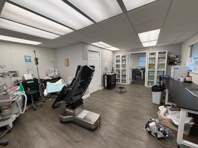 More Photos Of 6733 Falls Of Neuse Rd, Raleigh Medical For Lease
