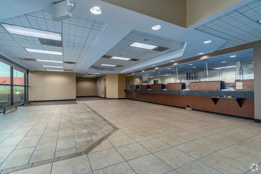 More Photos Of 30730 Groesbeck Hwy, Roseville Bank For Sale