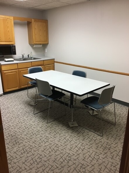 More Photos Of 2999 Yorkton Blvd, Little Canada Manufacturing For Lease