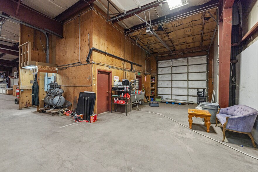 More Photos Of 3735 Washburn Way, Klamath Falls Warehouse For Lease