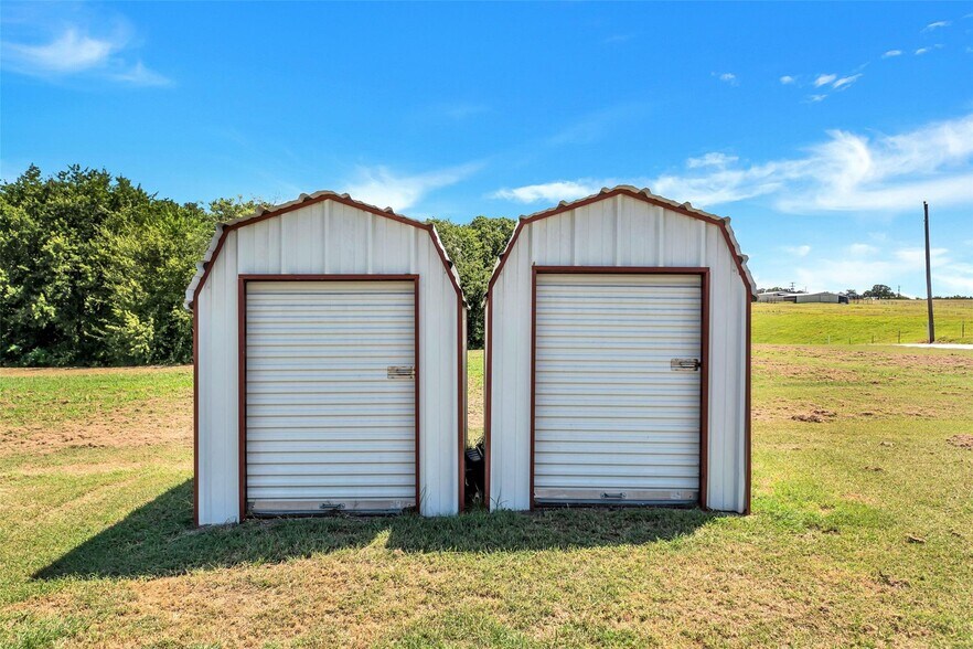 More Photos Of 175 Private Road 3459, Paradise Apartments For Sale