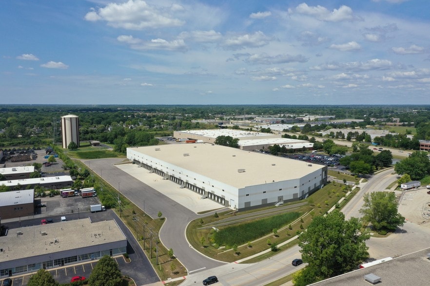 More Photos Of 660-720 Northgate Pky, Wheeling Warehouse For Lease