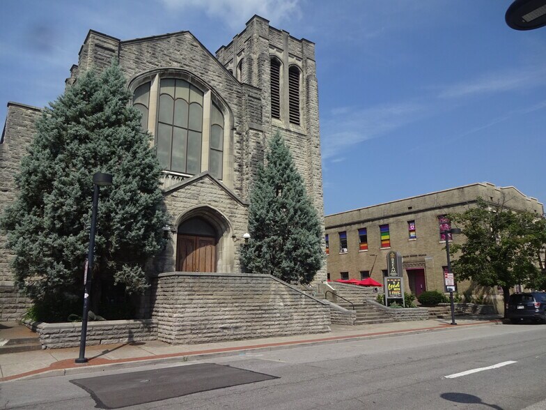 Primary Photo Of 317 Washington St W, Charleston Specialty For Sale