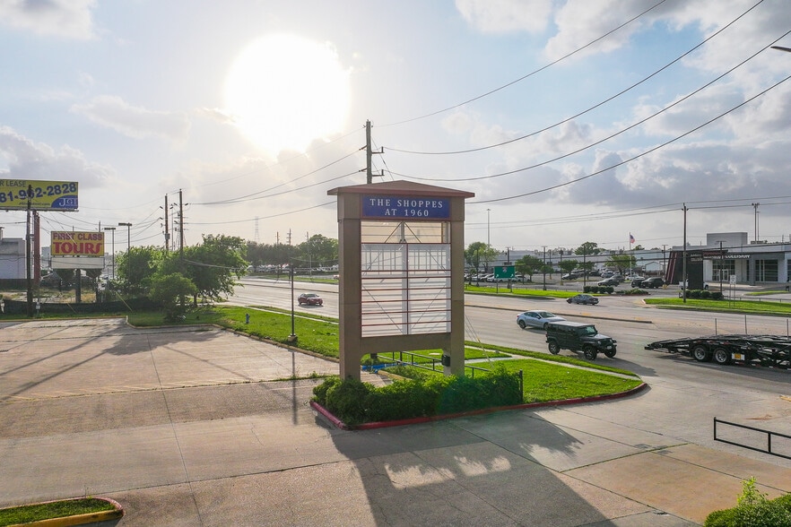 More Photos Of 324 Fm-1960 Rd, Houston General Retail For Sale