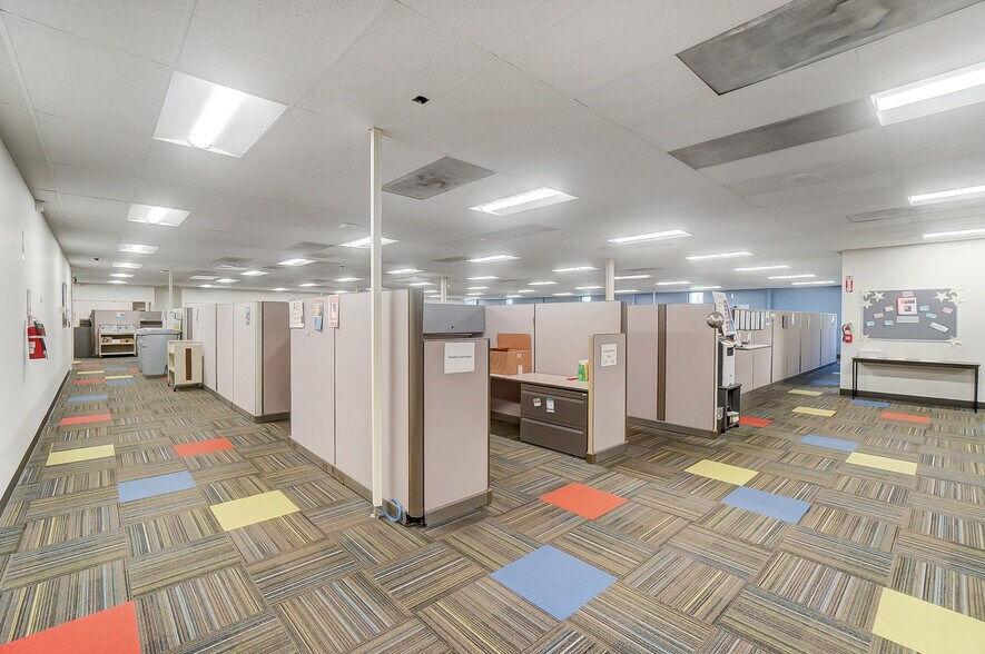 More Photos Of 2025 E 4th St, Lima Light Manufacturing For Lease