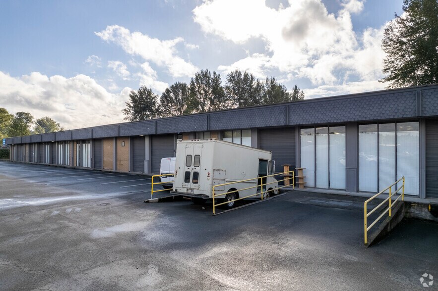 More Photos Of 1819 Central Ave S, Kent Light Distribution For Lease