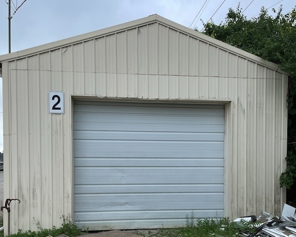 More Photos Of 1001 Croxton Ave, Bloomington Research And Development For Lease