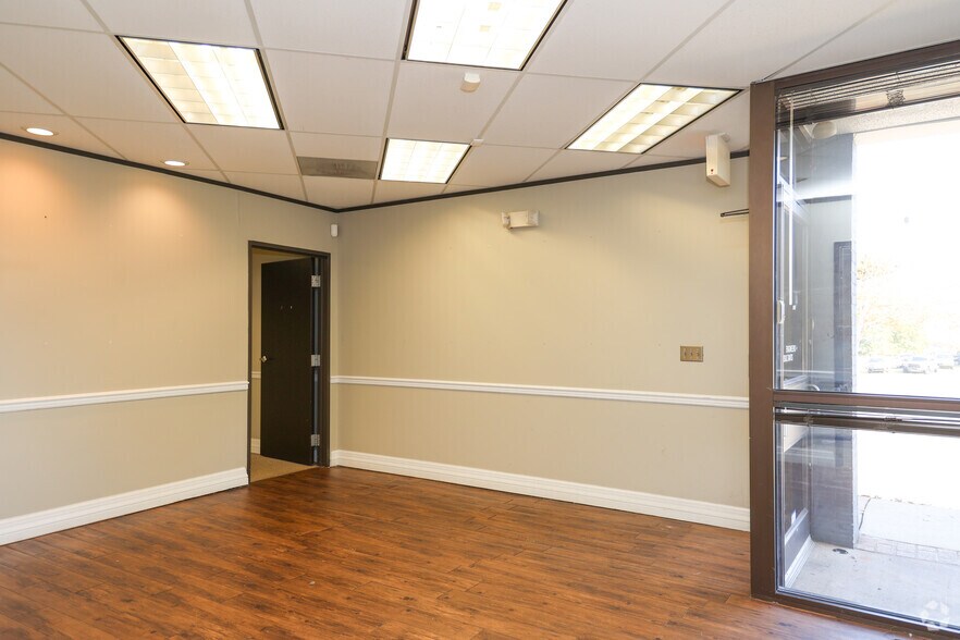 More Photos Of 7500 E Independence Blvd, Charlotte Unknown For Lease