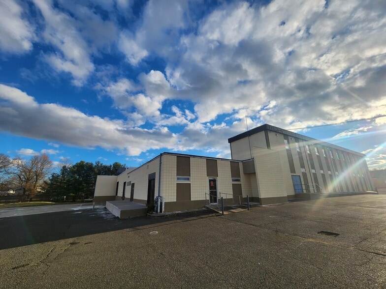 More Photos Of 958-986 Boston Post Rd, West Haven Warehouse For Sale