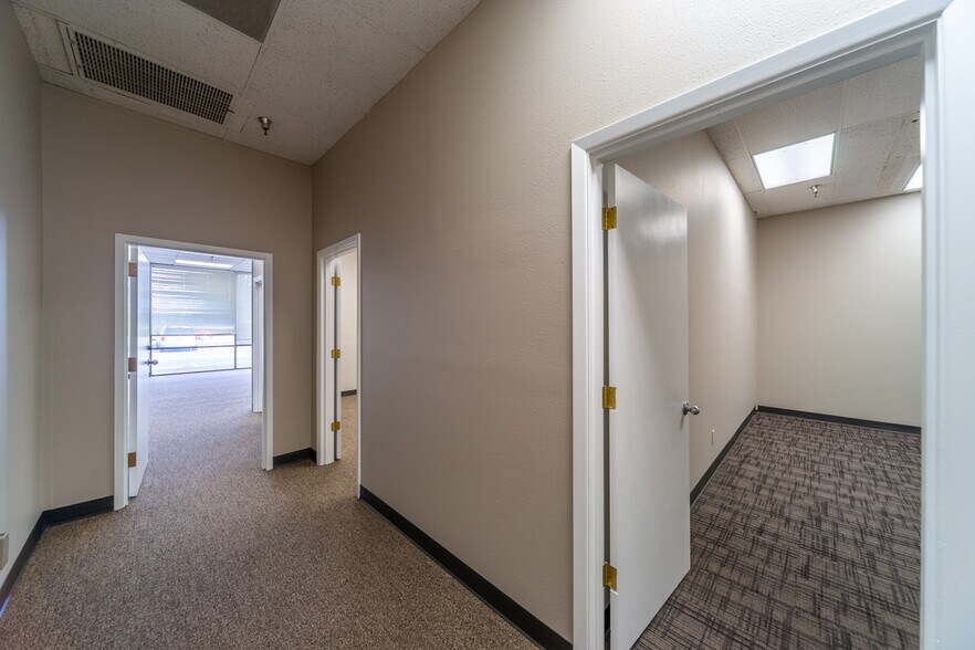 More Photos Of 1875-1895 25th St, Salem Unknown For Lease