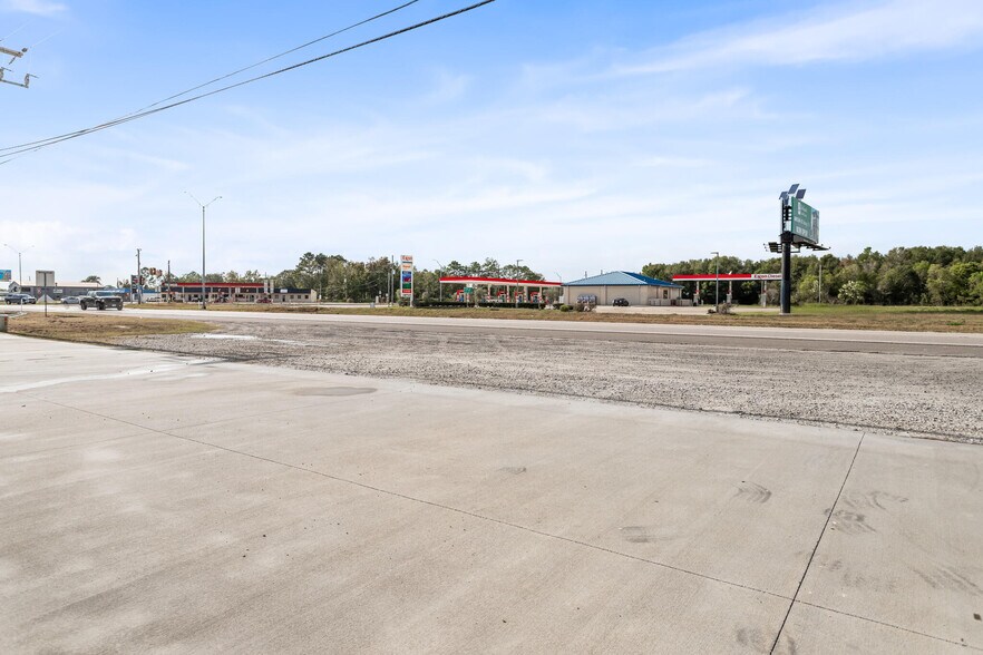 More Photos Of 3144 Texas Ave, Bridge City Warehouse For Lease