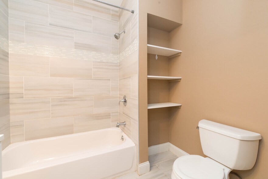 More Photos Of 18 W Franklin St, Baltimore Office Residential For Sale