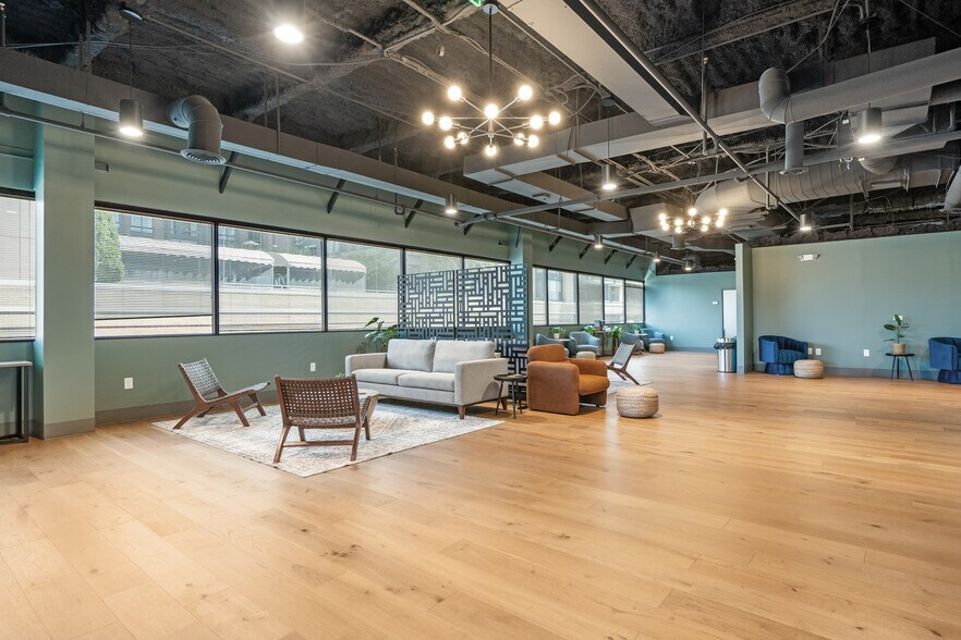 More Photos Of 200 W Towsontown Blvd, Towson Coworking Space