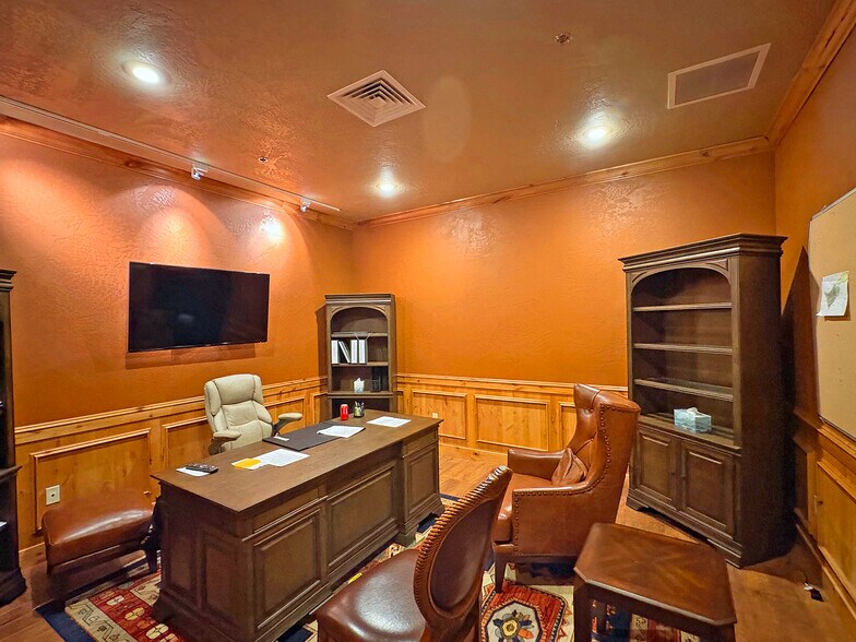 More Photos Of 398 S 9th St, Boise General Retail For Lease