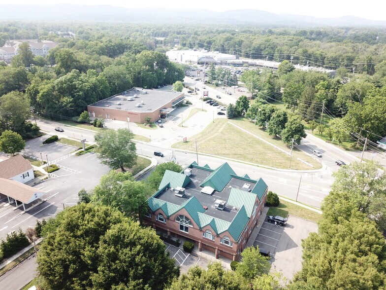 More Photos Of 166 Main St, Lincoln Park Medical For Lease