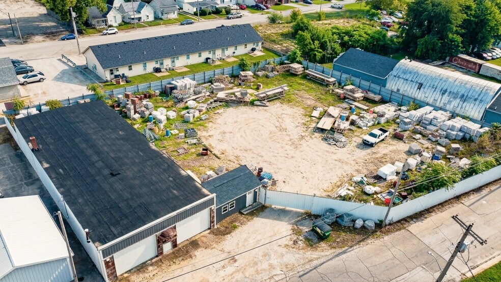 More Photos Of 510 E Jackson St, Shelbyville Industrial For Sale