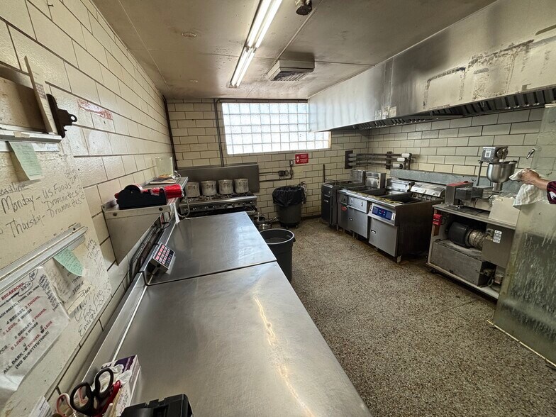 More Photos Of 180 Wooster Rd N, Barberton Restaurant For Sale