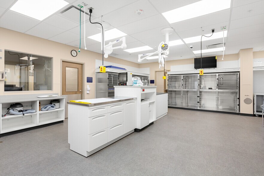 More Photos Of 212 S Innovation Ln, Meridian Hospital For Sale